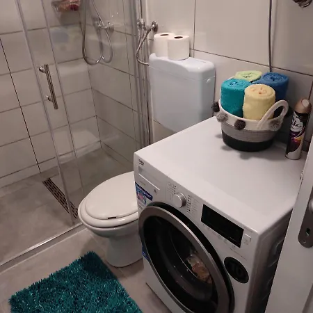 アパート Aurora Apartman *