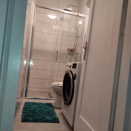 アパート Aurora Apartman *