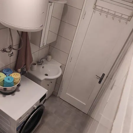 アパート Aurora Apartman ザダル