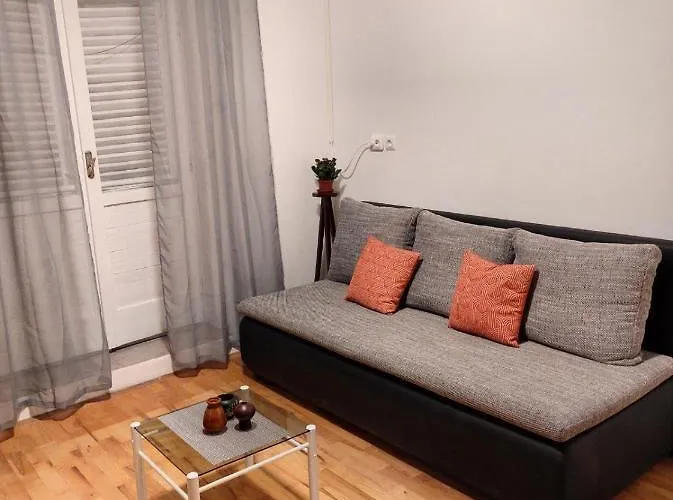 Апартаменты Aurora Apartman